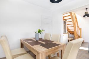 Turystyczna Spacious Apartment 300 m to the Beach by Noclegi Renters