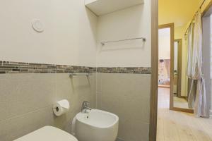 15 minutes from the sea - AC - Quiet - King - Balcony