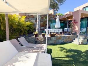 Cosy villa with private pool by CanaryScape