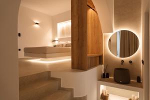 Ios Panoramic Sea view stylish suite with pool