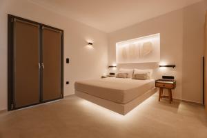 Ios Panoramic Sea view stylish suite with pool