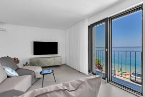 Villa Adriatic Beachfront by Makarska Exklusiv