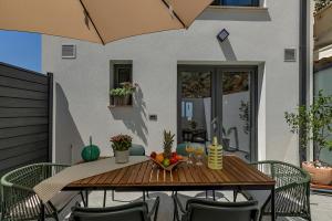 Villa Adriatic Beachfront by Makarska Exklusiv