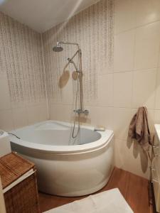 2-izbový apartmán v centre mesta - 2-bedroom apartment with 2 balcony in the centre of the city