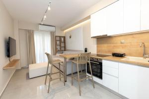 White Paeonia, Thessaloniki Center