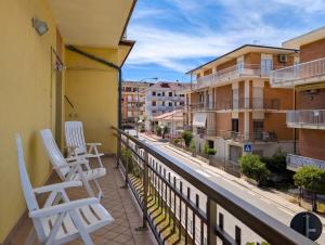 -Fronte mare- WiFi AC vista mare 10 posti letto