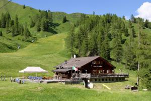 Rifugio Plan Boè - Accessible only on foot - Raggiungibile solo a piedi