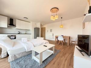 Wrocław Partynice Cosy Apartment by BookingHost