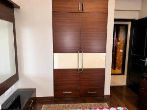 Elegant 3BR Apt in Mohali By Especial Rentals