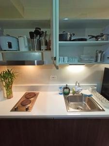 Air Residences Staycation by Paulheng