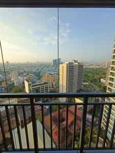 Air Residences Staycation by Paulheng