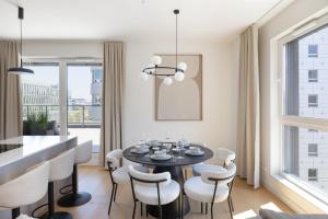 3-Bedroom Mokotów Apartment with Tarrace
