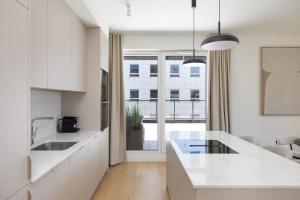 3-Bedroom Mokotów Apartment with Tarrace