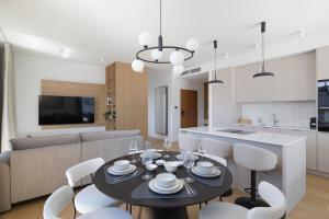 3-Bedroom Mokotów Apartment with Tarrace
