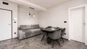 Art Suite - Private Parking