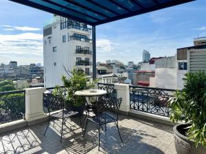 Hanoi Graceful Hotel and Travel
