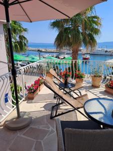 Boutique Waterfront Apartments