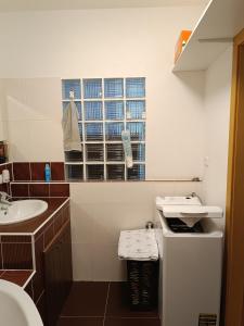 Spacious 3-room apartment, close to the center, station
