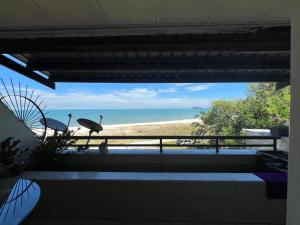David beachside apartment