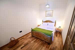FLH - Charlies Nest - AC - Old Town