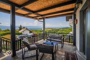 Vista Apartment With Hot Tub & Large Terrace