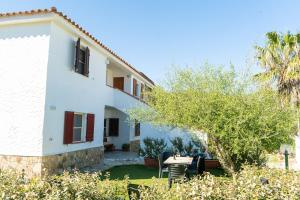 BBQ and Garden, 200 meters from the beach