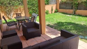 Pareado en la Playa del Ancla, urbanización privada - Terrazas de Urbis