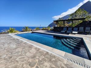 El OASIS del Hierro Piscina, Barbacoa y Espectaculares Vistas al Mar