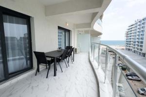 Hubix Suites - Superb View - Casa del Mar A1A