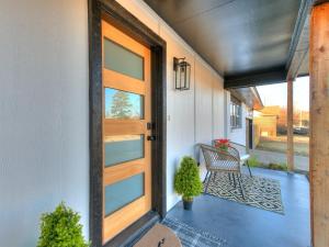 Completely renovated home with EV charger!