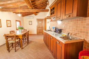 Apartment in historic residence with pool and view