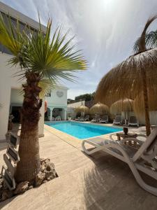 Casa Holandaluzas Marbella near Beach, with salt water Pool and private parking