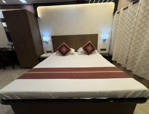 Ostro Inn Royal Studio Apartment Shakespeare Sarani