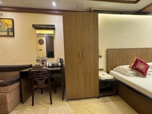 Ostro Inn Royal Studio Apartment Shakespeare Sarani
