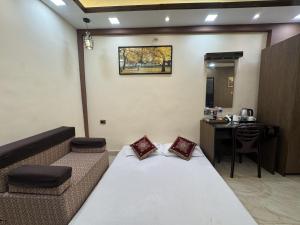 Ostro Inn Royal Studio Apartment Shakespeare Sarani