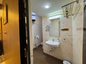 Ostro Inn Royal Studio Apartment Shakespeare Sarani