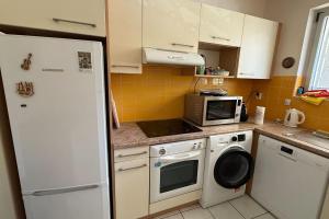Apartment with terrace 300m from the beach