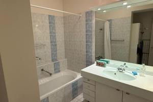 Apartment with terrace 300m from the beach
