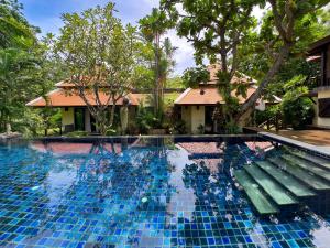 Naiharn 3br Private Pool Villa close to Beach