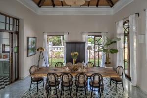 Villa Da Zita by The Blue Kite - 5BHK Standalone Villa with Large Private Pool,Complimentary Breakfast, Bathtub, Caretaker & Garden in a Peaceful Location