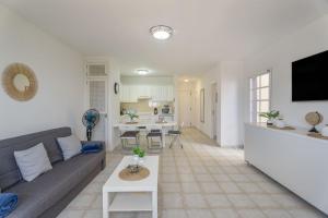 Cozy 2-Bedroom Apartment in Playa de las Amricas