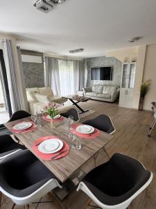 Sea Family House in Sarafovo Burgas, with Garden