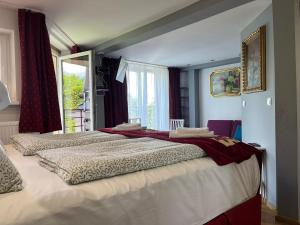 Spacious Apartment with 5 bedrooms and 2 bathrooms for 12 guest in Cracow Old Town