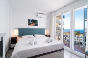 Chaparil Seaview - Couples Apartment near Torrecilla Beach by Casasol