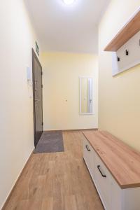 Jasmine 1 Bedroom Apartment with Free Parking