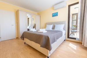 Jasmine 1 Bedroom Apartment with Free Parking