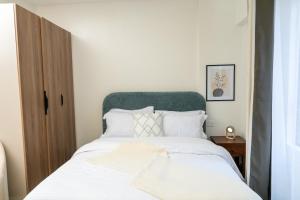 Affordable luxury studio in Nairobi with a pool and a gym