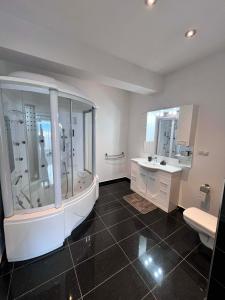 Rania Penthouse 2