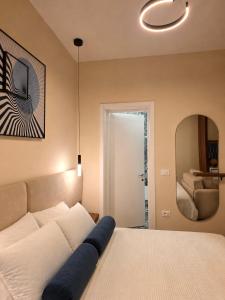 Ora Mare Studio, Drymades