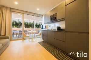 Waterfront Lux 1BR AC Free Parking By Tilo